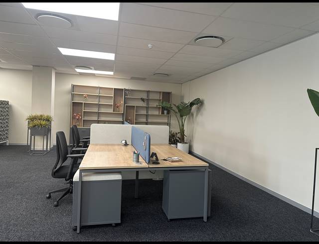 1,202.90M² OFFICE TO LET IN WOODMEAD